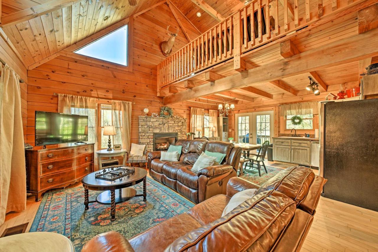 Creekside Bryson City Cabin With Private Hot Tub 외부 사진