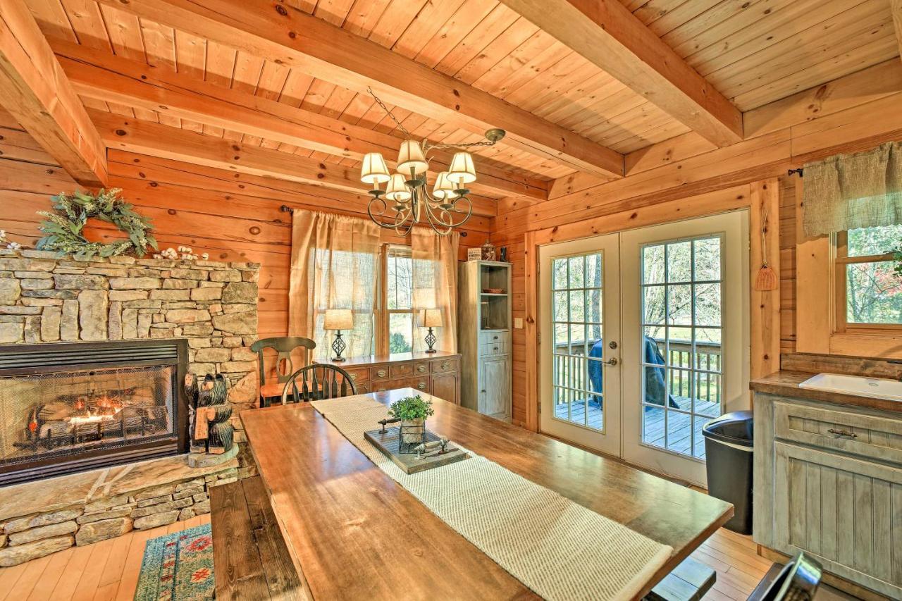 Creekside Bryson City Cabin With Private Hot Tub 외부 사진