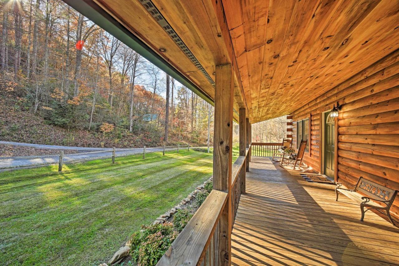 Creekside Bryson City Cabin With Private Hot Tub 외부 사진