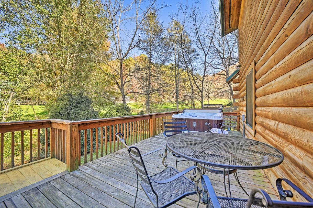 Creekside Bryson City Cabin With Private Hot Tub 외부 사진