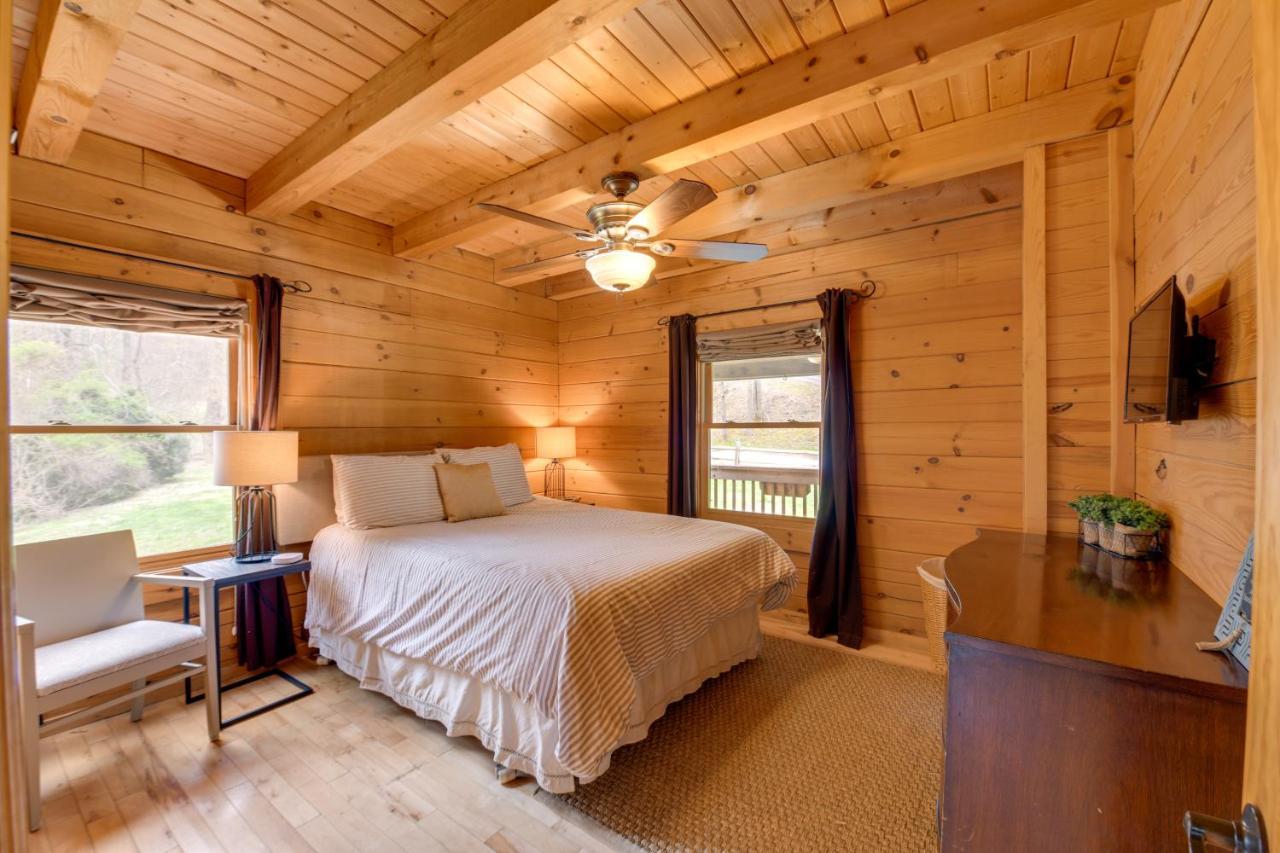 Creekside Bryson City Cabin With Private Hot Tub 외부 사진