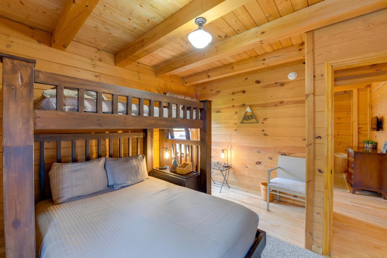 Creekside Bryson City Cabin With Private Hot Tub 외부 사진