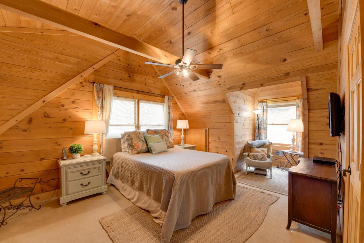 Creekside Bryson City Cabin With Private Hot Tub 외부 사진